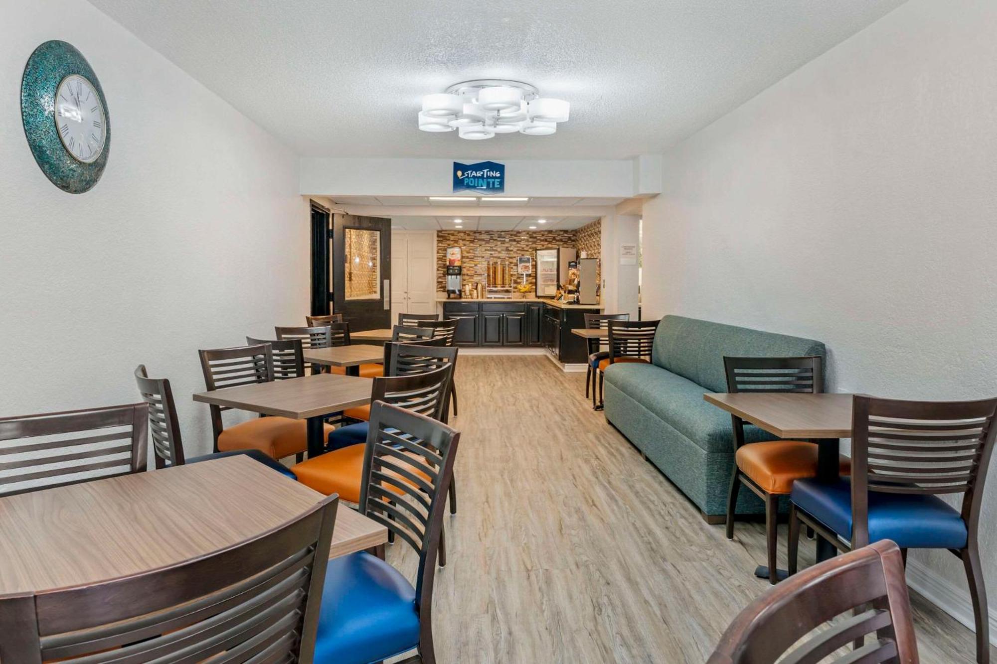 Hotel Clarion Pointe Jasper Exterior foto