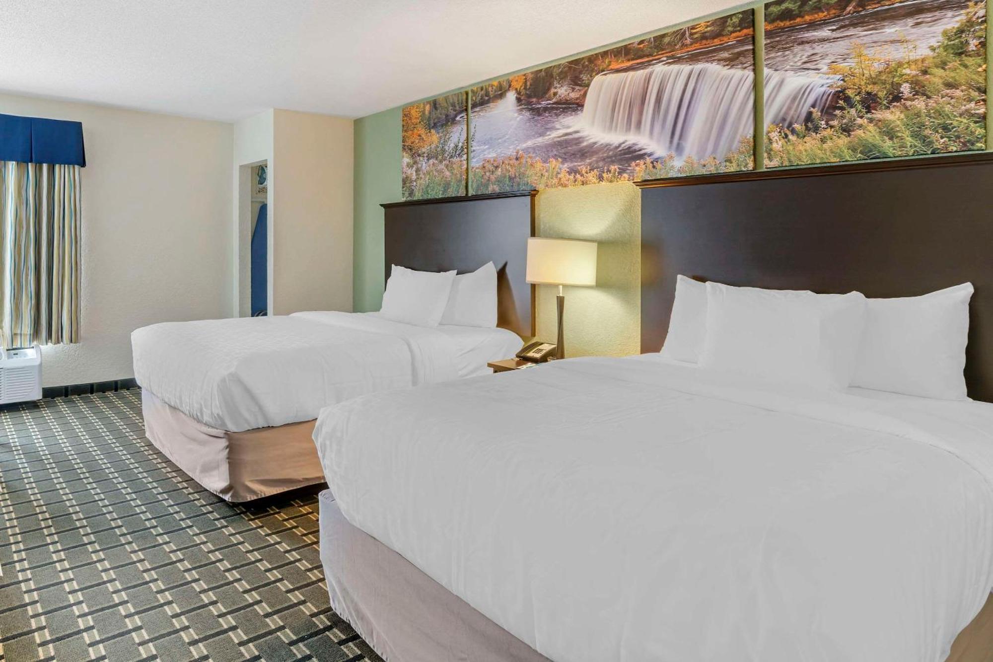 Hotel Clarion Pointe Jasper Exterior foto